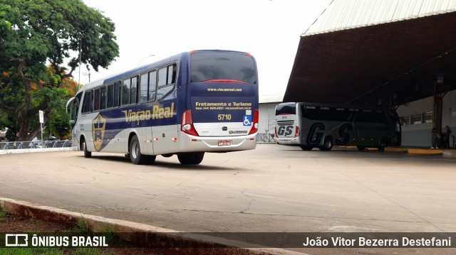 Viação Real 5710 na cidade de Maringá, Paraná, Brasil, por João Vitor Bezerra Destefani. Número da foto: #12668203.