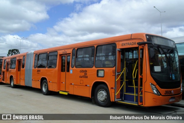 Expresso Azul JI606 na cidade de Curitiba, Paraná, Brasil, por Robert Matheus De Morais Oliveira. Número da foto: #12671345.