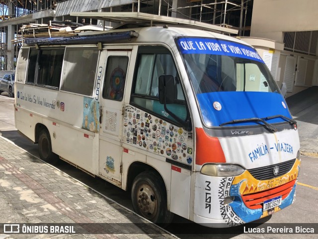 Motorhomes 369 na cidade de Itapema, Santa Catarina, Brasil, por Lucas Pereira Bicca. Número da foto: #12670267.