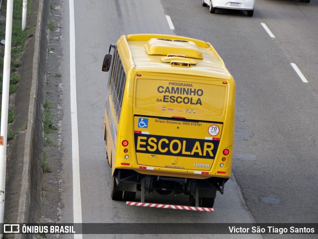 Escolares  na cidade de Salvador, Bahia, Brasil, por Victor São Tiago Santos. Número da foto: #12671105.