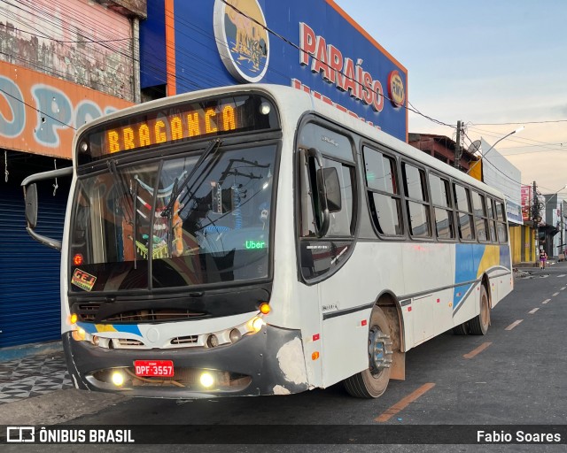 Ônibus Particulares 487 na cidade de Bragança, Pará, Brasil, por Fabio Soares. Número da foto: #12668646.