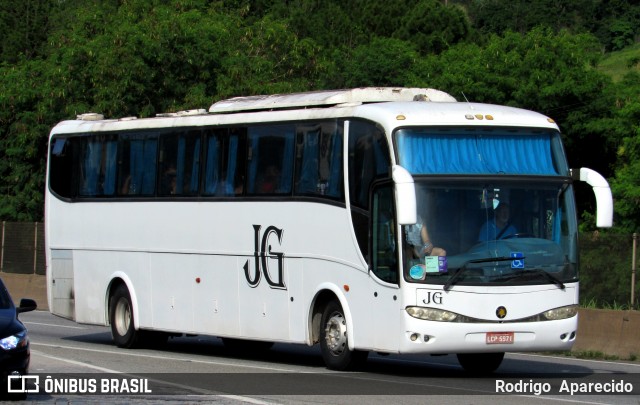 Ônibus Particulares 4 na cidade de Aparecida, São Paulo, Brasil, por Rodrigo  Aparecido. Número da foto: #12673641.