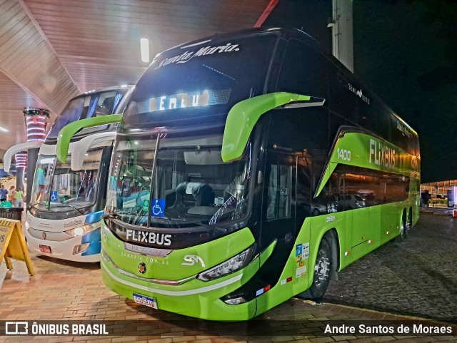 FlixBus Transporte e Tecnologia do Brasil 1400 na cidade de Pariquera-Açu, São Paulo, Brasil, por Andre Santos de Moraes. Número da foto: #12674763.