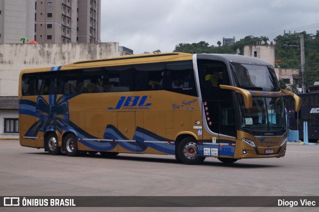 JBL Turismo 8700 na cidade de Itapema, Santa Catarina, Brasil, por Diogo Viec. Número da foto: #12673759.