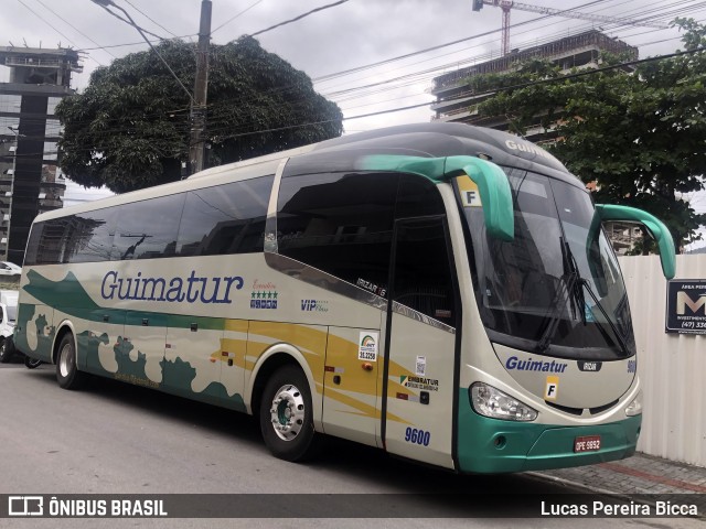 Guimatur Turismo 9600 na cidade de Itapema, Santa Catarina, Brasil, por Lucas Pereira Bicca. Número da foto: #12673333.