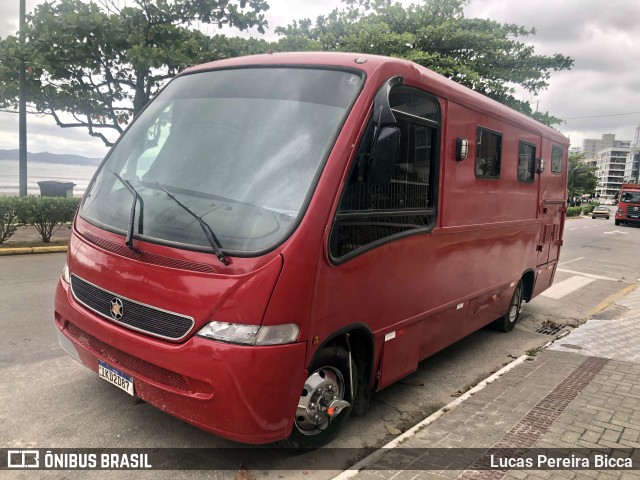 Motorhomes 2387 na cidade de Itapema, Santa Catarina, Brasil, por Lucas Pereira Bicca. Número da foto: #12675492.