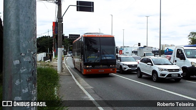 Ônibus Particulares 8793 na cidade de São Paulo, São Paulo, Brasil, por Roberto Teixeira. Número da foto: #12676272.