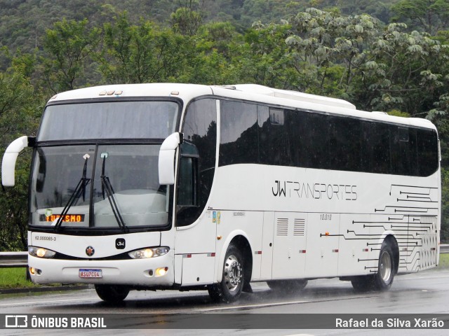 JW Transportadora 10.010 na cidade de Petrópolis, Rio de Janeiro, Brasil, por Rafael da Silva Xarão. Número da foto: #12678660.