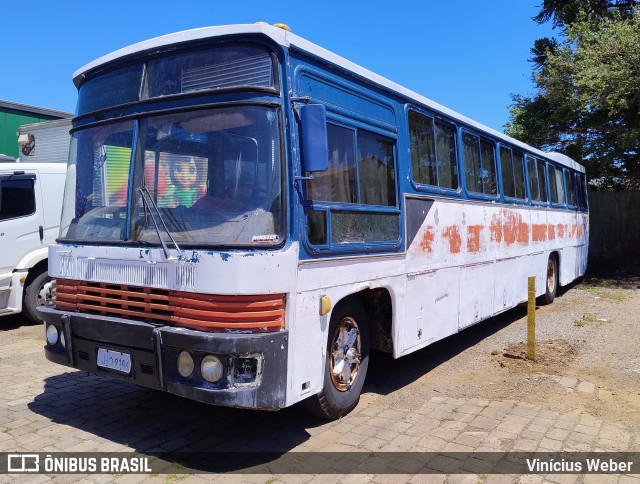 Ônibus Particulares 9106 na cidade de Vacaria, Rio Grande do Sul, Brasil, por Vinícius Weber. Número da foto: #12678049.