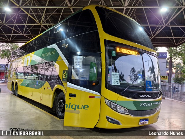 Empresa Gontijo de Transportes 23030 na cidade de Patos de Minas, Minas Gerais, Brasil, por Leonardo Nunes. Número da foto: #12680840.