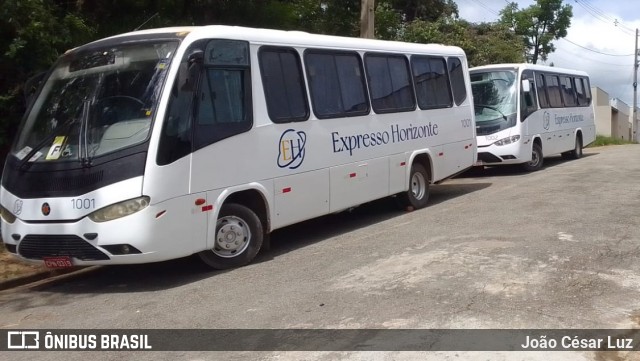 Expresso Horizonte 1001 na cidade de Oliveira, Minas Gerais, Brasil, por João César Luz. Número da foto: #12679240.