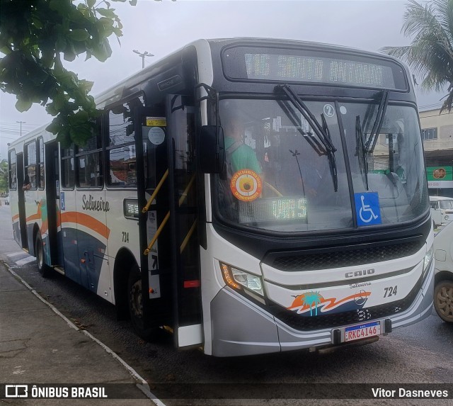 Auto Viação Salineira 724 na cidade de Cabo Frio, Rio de Janeiro, Brasil, por Vitor Dasneves. Número da foto: #12678014.