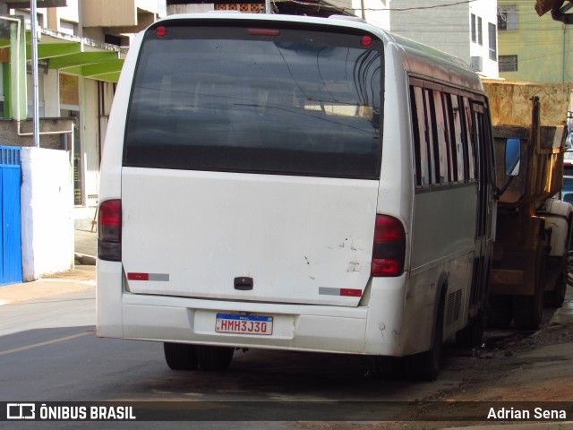 Ônibus Particulares 3J30 na cidade de Bela Vista de Minas, Minas Gerais, Brasil, por Adrian Sena. Número da foto: #12679066.