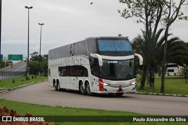 Auto Viação Catarinense 319320 na cidade de Florianópolis, Santa Catarina, Brasil, por Paulo Alexandre da Silva. Número da foto: #12682350.