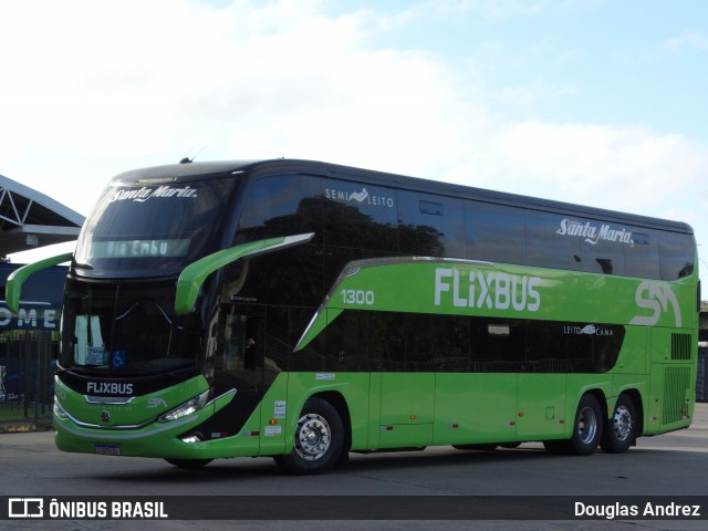 Santa Maria Fretamento e Turismo > Transportes Santa Maria(SP) 1300 na cidade de Curitiba, Paraná, Brasil, por Douglas Andrez. Número da foto: #12682015.