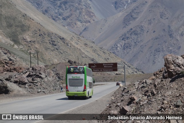 TurBus 2915 na cidade de Los Andes, Los Andes, Valparaíso, Chile, por Sebastián Ignacio Alvarado Herrera. Número da foto: #12683371.