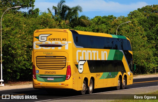 Empresa Gontijo de Transportes 25025 na cidade de Porto Seguro, Bahia, Brasil, por Rava Ogawa. Número da foto: #12682122.