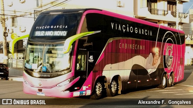 Viação Garcia 86099 na cidade de Balneário Camboriú, Santa Catarina, Brasil, por Alexandre F.  Gonçalves. Número da foto: #12687488.