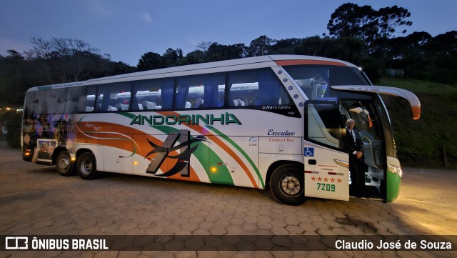 Empresa de Transportes Andorinha 7209 na cidade de Sapucaí-Mirim, Minas Gerais, Brasil, por Claudio José de Souza. Número da foto: #12686640.