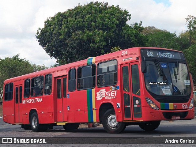 Empresa Metropolitana 514 na cidade de Recife, Pernambuco, Brasil, por Andre Carlos. Número da foto: #12684448.