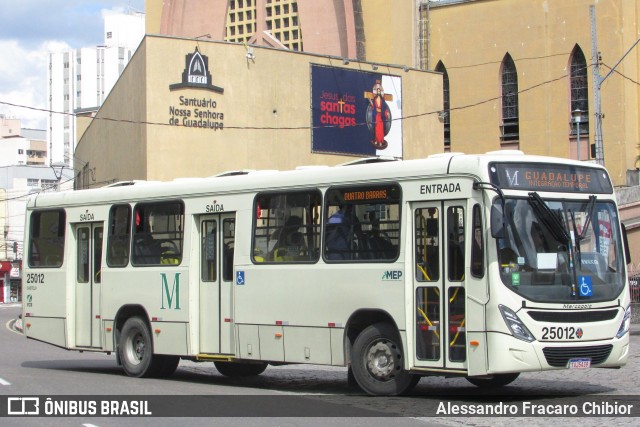 Viação Castelo Branco 25012 na cidade de Curitiba, Paraná, Brasil, por Alessandro Fracaro Chibior. Número da foto: #12684566.