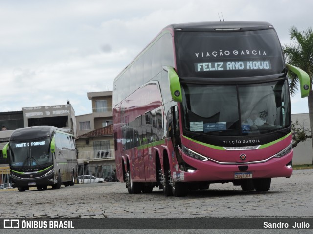 Viação Garcia 86099 na cidade de Balneário Camboriú, Santa Catarina, Brasil, por Sandro  Julio. Número da foto: #12685257.