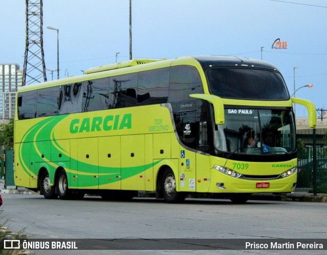 Viação Garcia 7039 na cidade de São Paulo, São Paulo, Brasil, por Prisco Martin Pereira. Número da foto: #12609980.
