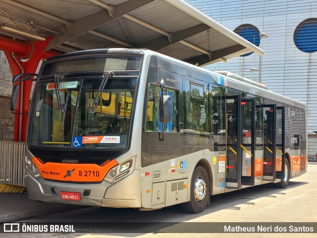 Viação Gato Preto 8 2710 na cidade de São Paulo, São Paulo, Brasil, por Matheus Neri dos Santos. Número da foto: #12610937.