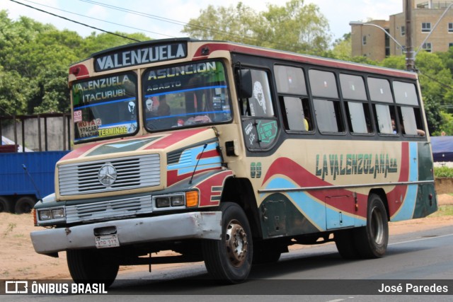 La Valenzolana - Línea 238 09 na cidade de Caacupé, Cordillera, Paraguai, por José Paredes. Número da foto: #12613005.
