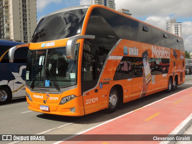 Expresso União 20109 na cidade de Barueri, São Paulo, Brasil, por Cleverson Giraldi. Número da foto: #12610333.