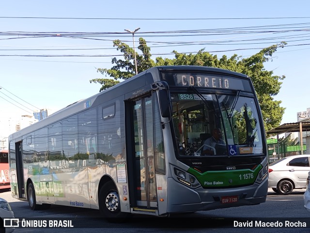 Viação Santa Brígida 1 1576 na cidade de São Paulo, São Paulo, Brasil, por David Macedo Rocha. Número da foto: #12610655.