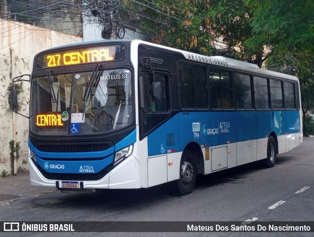 Viação Nossa Senhora das Graças A71504 na cidade de Rio de Janeiro, Rio de Janeiro, Brasil, por Mateus Dos Santos Do Nascimento. Número da foto: #12610842.