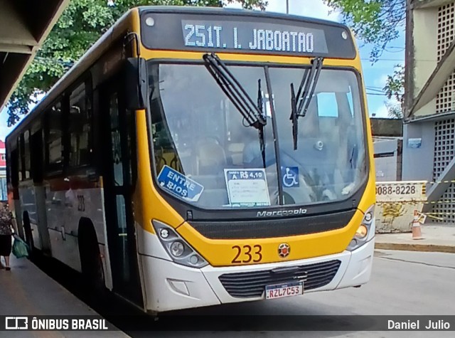 Empresa Metropolitana 233 na cidade de Jaboatão dos Guararapes, Pernambuco, Brasil, por Daniel  Julio. Número da foto: #12610758.