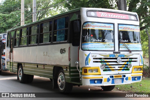 Autobuses sin identificación - Paraguai 05 na cidade de Caacupé, Cordillera, Paraguai, por José Paredes. Número da foto: #12613063.