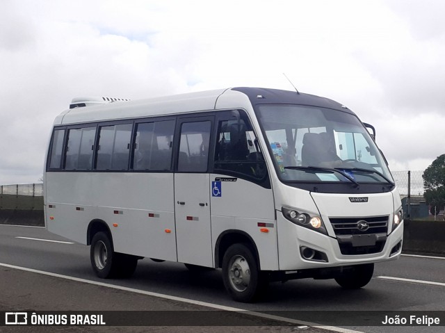 Ônibus Particulares  na cidade de Lorena, São Paulo, Brasil, por João Felipe. Número da foto: #12610136.