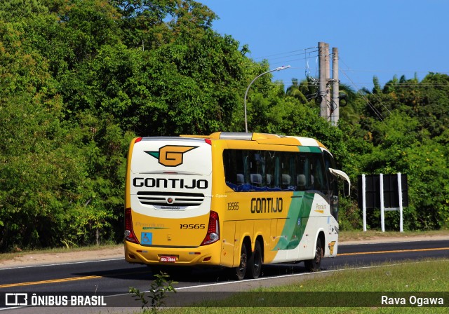 Empresa Gontijo de Transportes 19565 na cidade de Porto Seguro, Bahia, Brasil, por Rava Ogawa. Número da foto: #12688050.