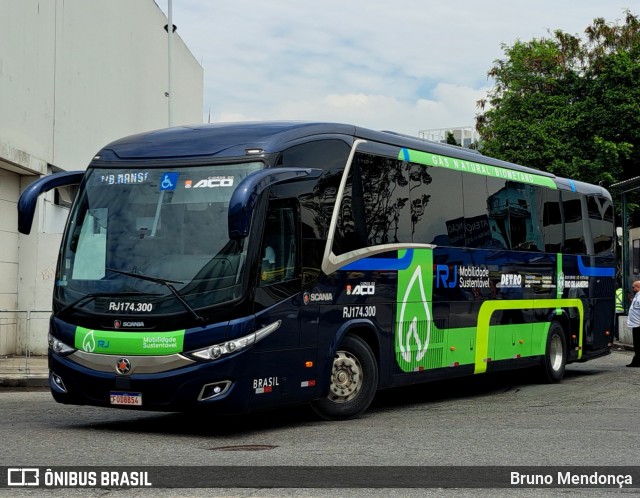 Viação Cidade do Aço RJ 174.300 na cidade de Rio de Janeiro, Rio de Janeiro, Brasil, por Bruno Mendonça. Número da foto: #12689883.