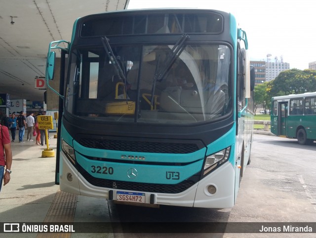 UTB - União Transporte Brasília 3220 na cidade de Brasília, Distrito Federal, Brasil, por Jonas Miranda. Número da foto: #12688622.