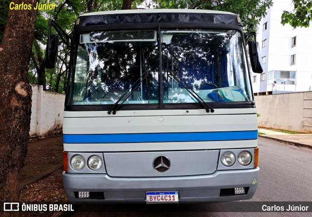 Ônibus Particulares 4211 na cidade de Goiânia, Goiás, Brasil, por Carlos Júnior. Número da foto: #12692139.