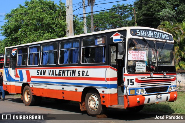 San Valentin 15 na cidade de Caacupé, Cordillera, Paraguai, por José Paredes. Número da foto: #12615263.