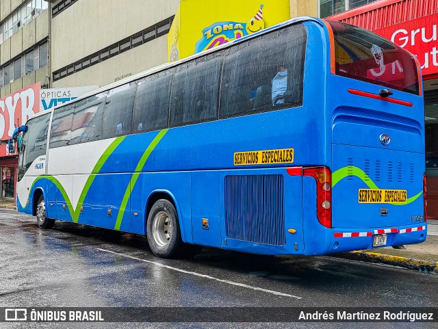 El Bus 00 na cidade de Merced, San José, San José, Costa Rica, por Andrés Martínez Rodríguez. Número da foto: #12613385.