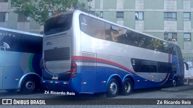 Ônibus Particulares JHX8D13 na cidade de Petrópolis, Rio de Janeiro, Brasil, por Zé Ricardo Reis. Número da foto: #12613923.