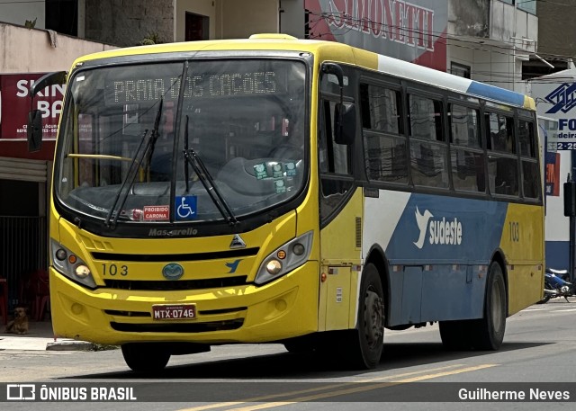Viação Sudeste 103 na cidade de Marataízes, Espírito Santo, Brasil, por Guilherme Neves. Número da foto: #12613535.