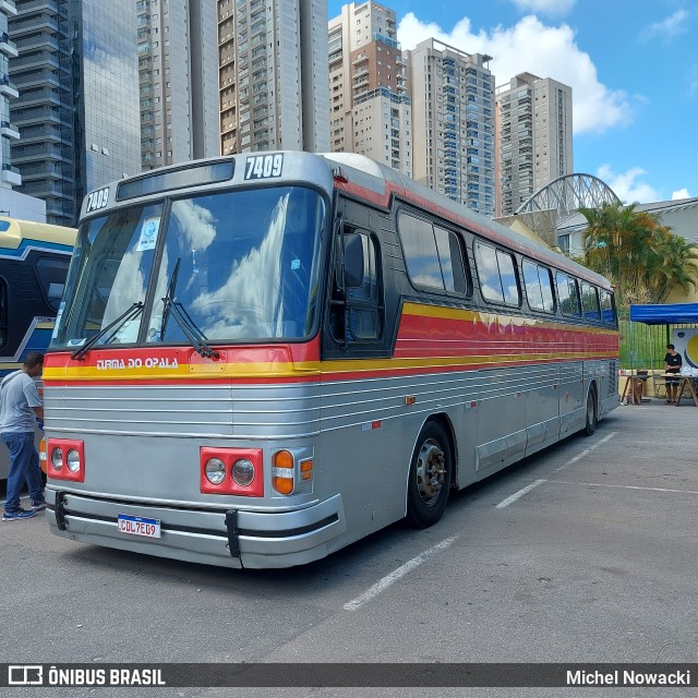 Ônibus Particulares 7409 na cidade de Barueri, São Paulo, Brasil, por Michel Nowacki. Número da foto: #12615620.