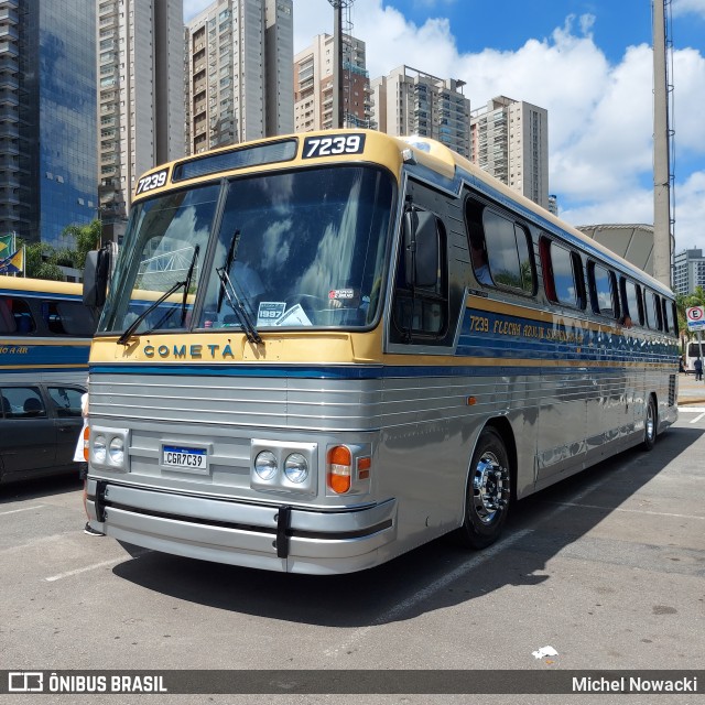 Ônibus Particulares 7239 na cidade de Barueri, São Paulo, Brasil, por Michel Nowacki. Número da foto: #12615566.