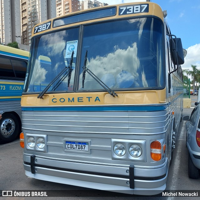 Ônibus Particulares 7387 na cidade de Barueri, São Paulo, Brasil, por Michel Nowacki. Número da foto: #12615587.
