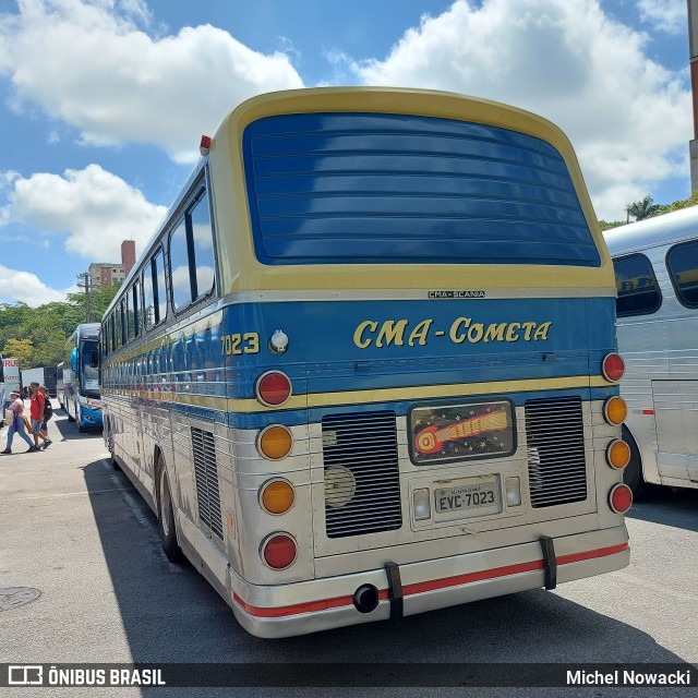 Ônibus Particulares 7023 na cidade de Barueri, São Paulo, Brasil, por Michel Nowacki. Número da foto: #12617943.