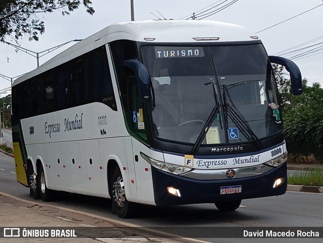 Expresso Mundial 3800 na cidade de Cotia, São Paulo, Brasil, por David Macedo Rocha. Número da foto: #12617809.