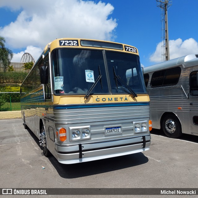 Ônibus Particulares 7232 na cidade de Barueri, São Paulo, Brasil, por Michel Nowacki. Número da foto: #12617966.