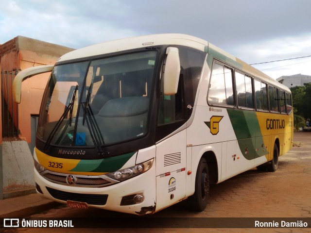 Empresa Gontijo de Transportes 3235 na cidade de Virgem da Lapa, Minas Gerais, Brasil, por Ronnie Damião. Número da foto: #12617785.